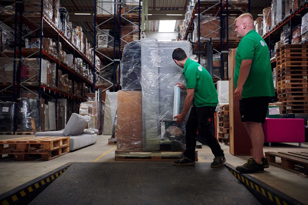 We handle your belongings with the greatest care and store them safely in our facility.